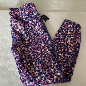 🆕 avia crop length leggings Sz small